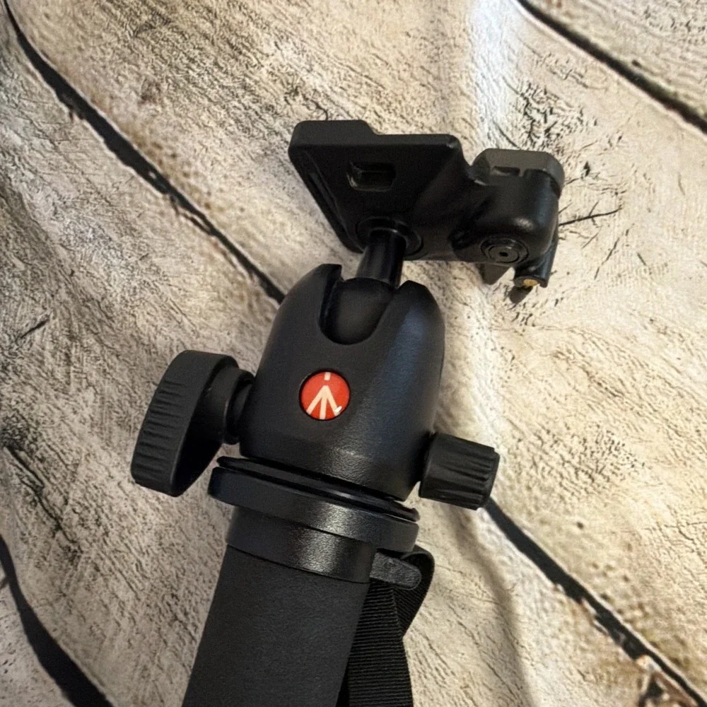 Manfrotto Carbon Fiber Tripod (055CXPRO3) (MH055M0-Q5) Mag Ball Monopod (680B)